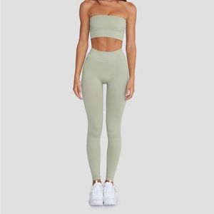CSB x Isabelle Mathers Seamless Leggings in Pistachio
